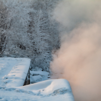 Белая стена