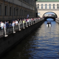 По одну сторону