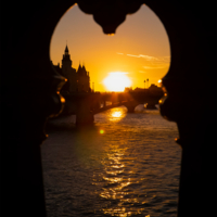 Окно в Париж