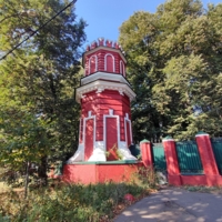 Башня главного въезда в усадьбе Михалково