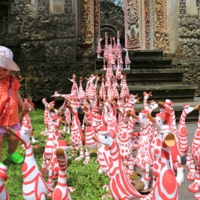 Жили у бабуси