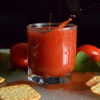 Крекер с солью и соком