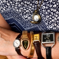 Всё равно опоздает