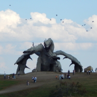 ОН приручил дракона!