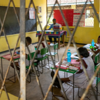 Спрячь за решёткой все школьные годы