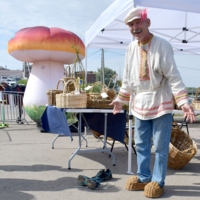 "Лапти, да лапти, да лапти мои..."