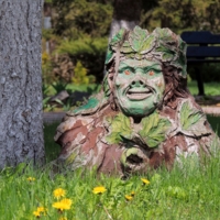 Замаскировался...