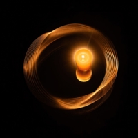 Танцующий свет