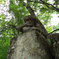 И камни говорят нам...