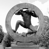 Окольцован