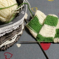 Был  клубочек , будет  носочек .