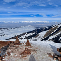 Те камни, что хотят быть выше гор....