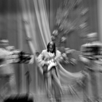 Льётся музыка...