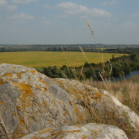 Говорят, эти камни при дожде будут синими
