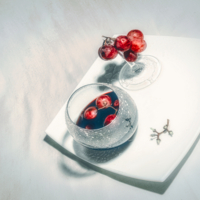 Сломанный бокал.