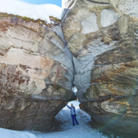 Между гигантами