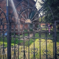 Луч божественный прямо с небес