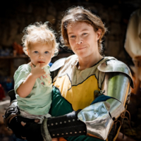 Материнство в латах