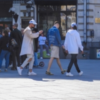 " Поскользнулся, упал..."