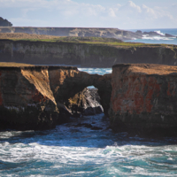 Дырка в скале