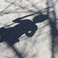 Серые будни качелей.