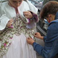 Поправить все складочки