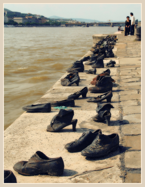 Бронзовая обувь. Будапешт  