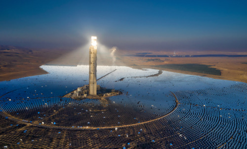 Солнечная электростанция в пустыне...