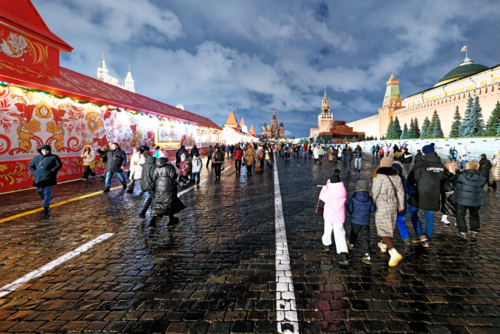 Вдоль направляющей