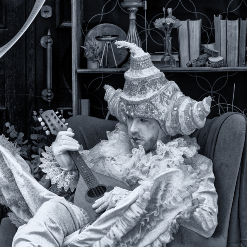 Когда шуты грустят