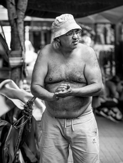 Вот такие панамки носит буржуазия.